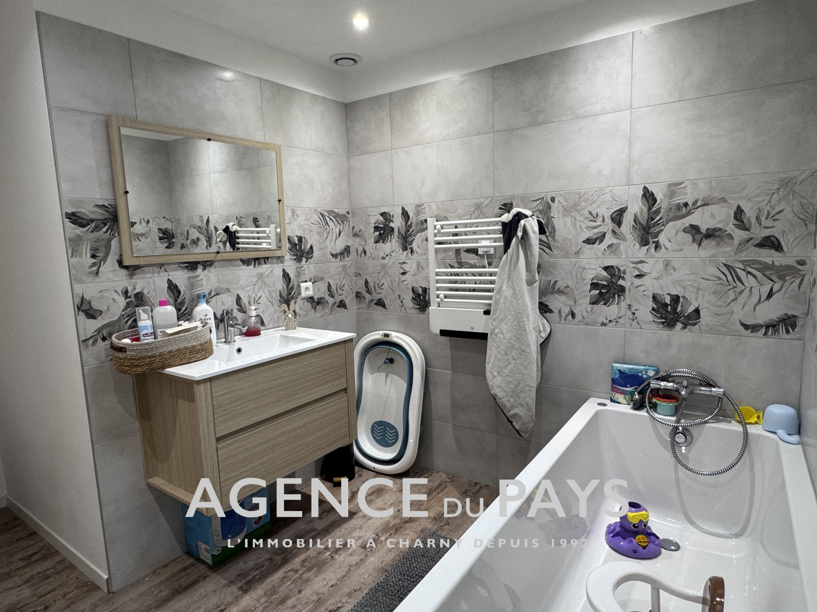 Image_10, Maison, Villeneuve-les-Genêts, ref :V10004989